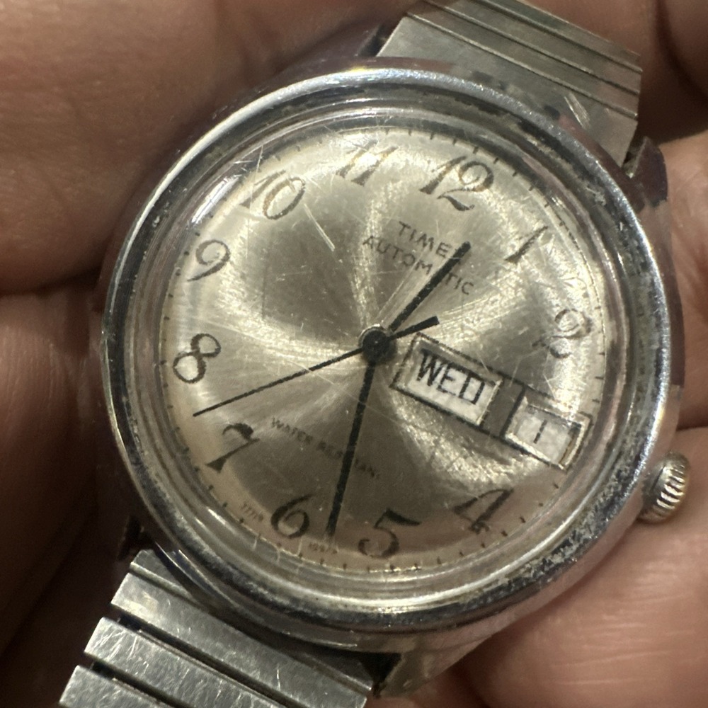 Works 1979 Vintage Timex Automatic Day Date Silver-Tone Mens Watch 38mm Fit 8in - Picture 9 of 9
